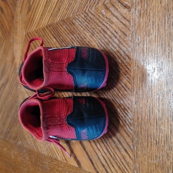 ADDIDAS Predator Soccer Cleats - Picture 5 of 9